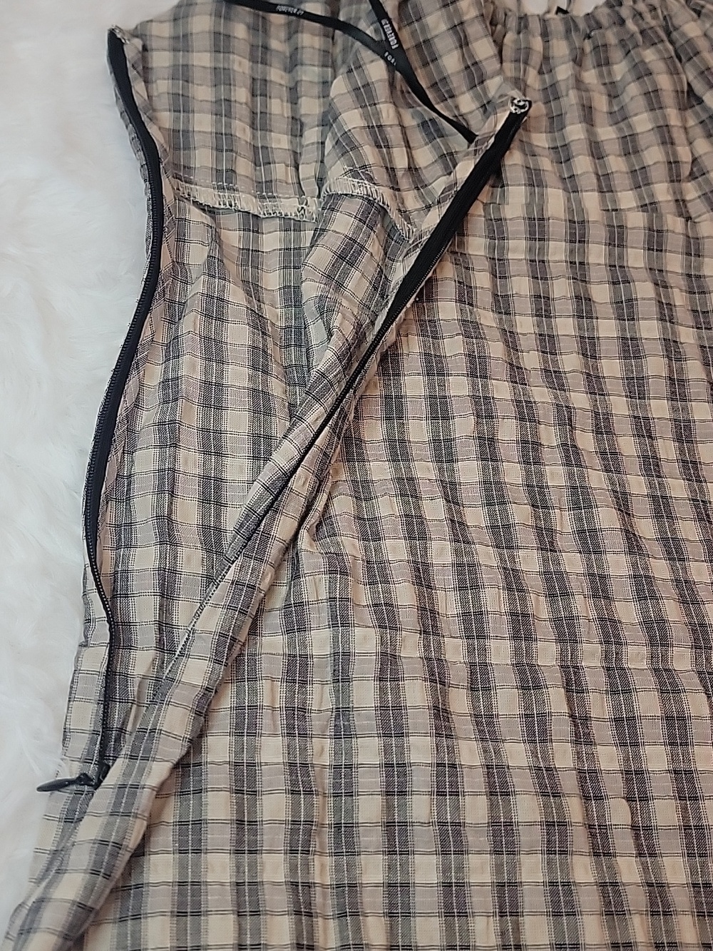 NWT Forever 21 Lightweight Plaid Spaghetti Strap Dress in Cream & Black. Small - Picture 5 of 5